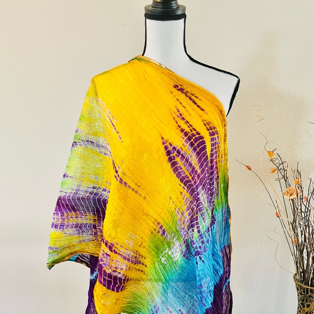 Tie dye Dupatta in chiffon.